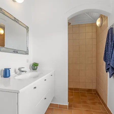 Glenda - 2-1km From The Sea By Interhome *